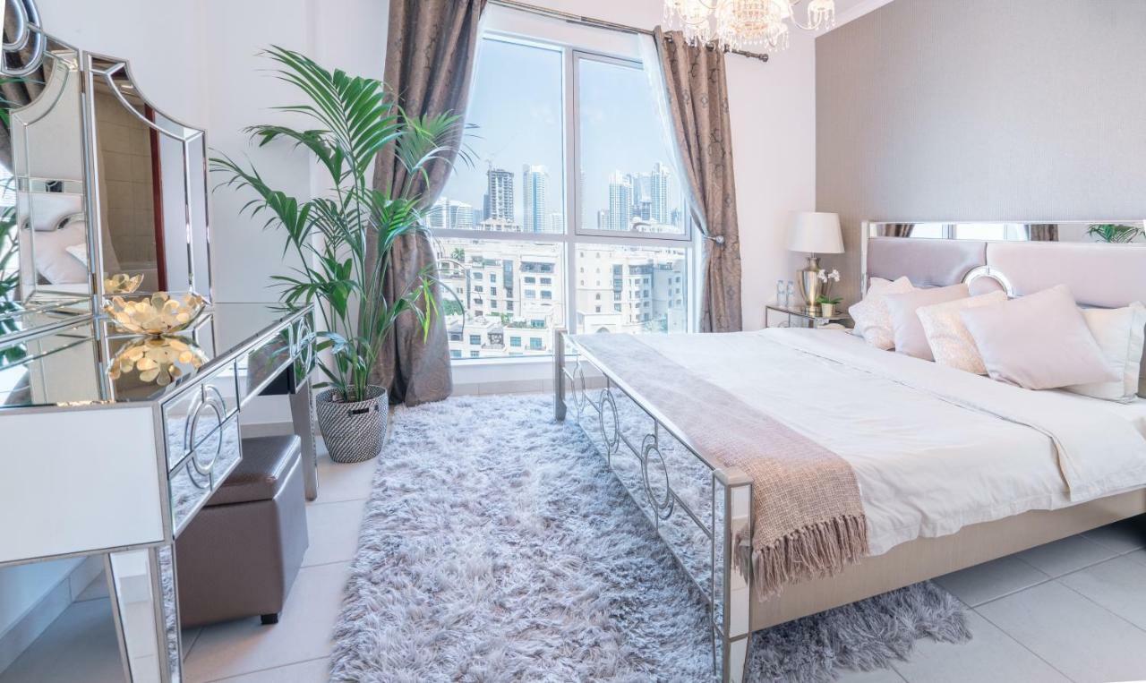 Apartment Elite Royal Apartment: Burj Khalifa View & 3-bedroom Luxury Dubai